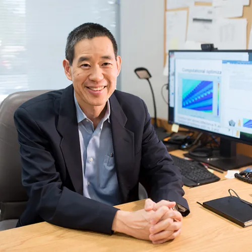 Edward Yu Headshot